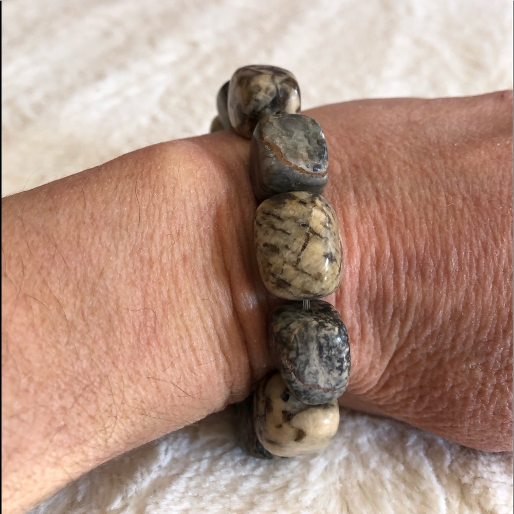 Beautiful stretch multi-stone bracelet - Picture 2 of 8